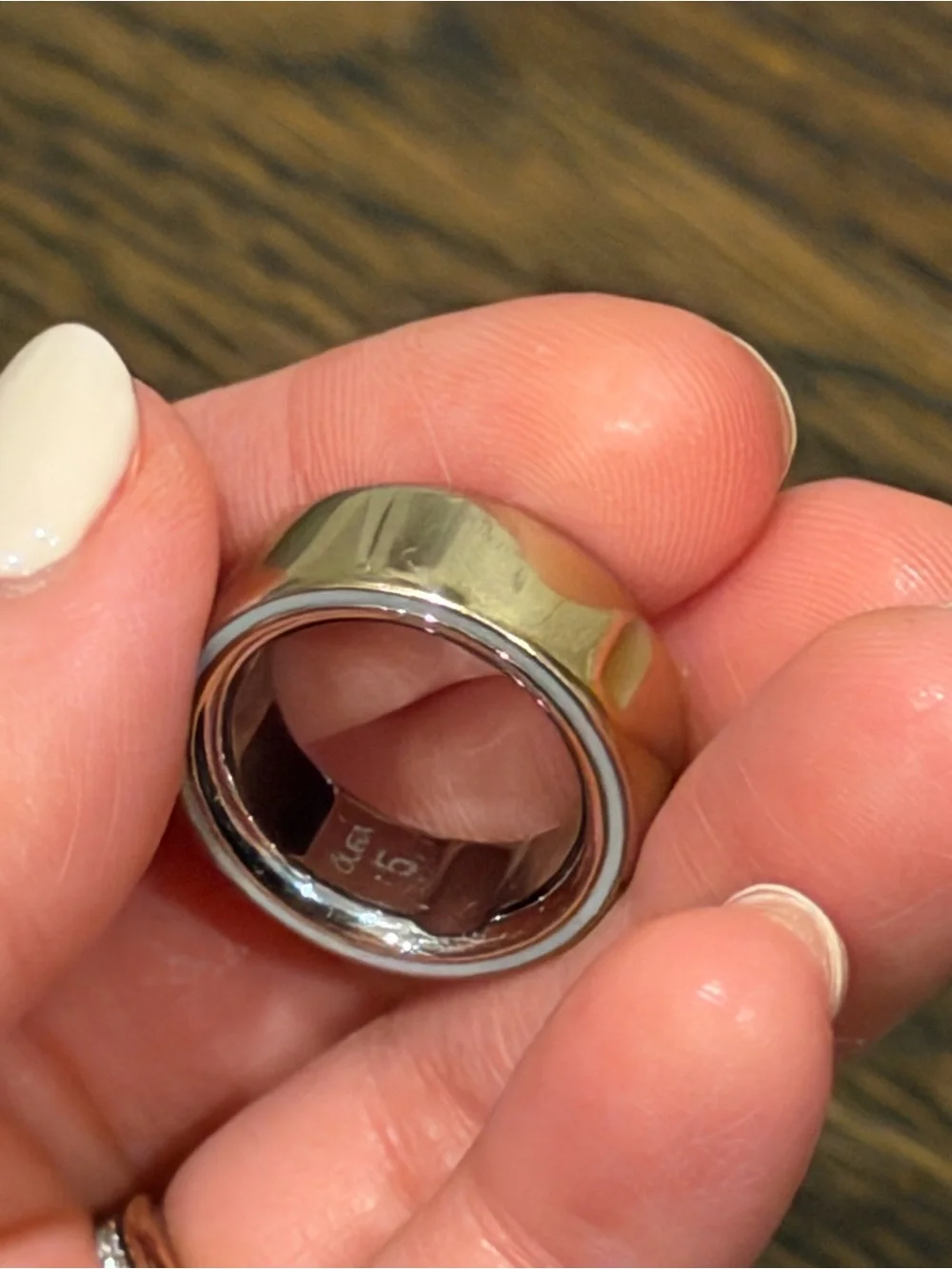 Oura Ring Gen 4 in Gold, Size 5 (charger not included)